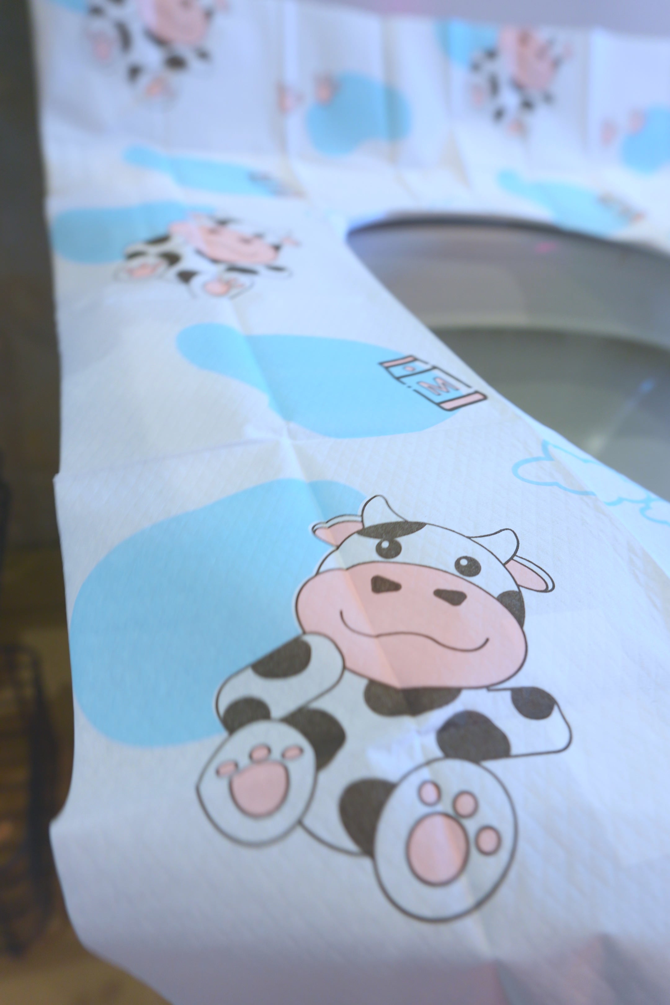 Disposable Toilet Seat Covers Individually Wrapped 5-pack (Cow design)